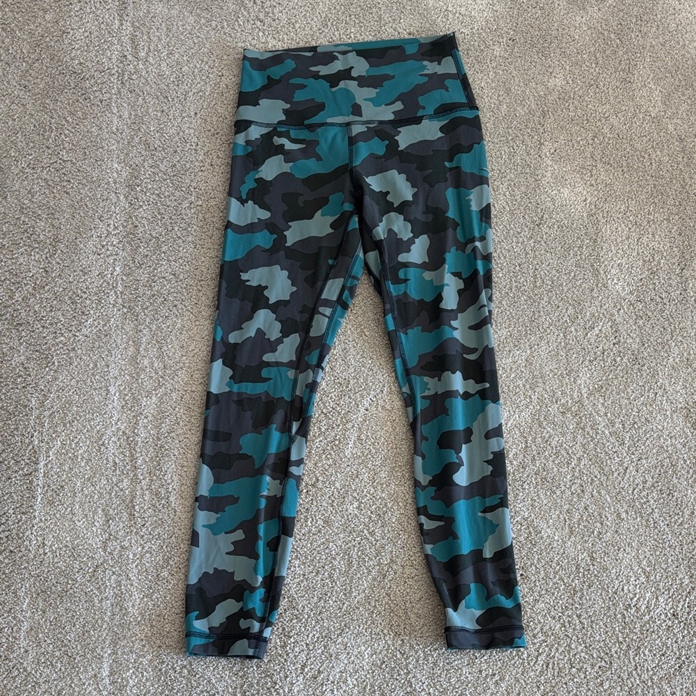 Lululemon Women’s  Teal Camouflage Leggings